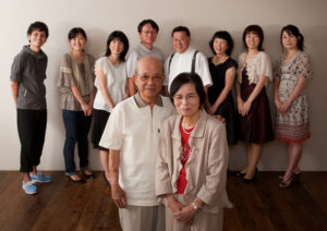 金婚式記念10人大家族写真