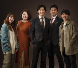 男の成人記念家族写真