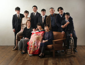 お宮参り大家族写真