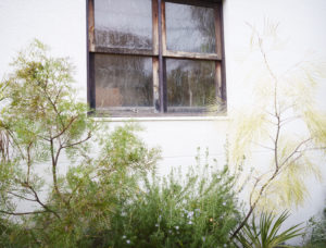 スタジオ外観アンティーク窓