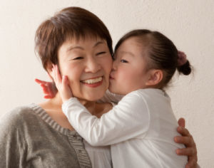 シニアフォト祖母と孫