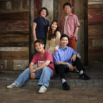 5人大人の家族写真