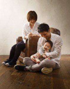 ハーフバースデー3人家族写真