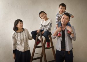 2歳誕生記念4人家族写真