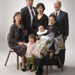 男の子お宮参り家族写真