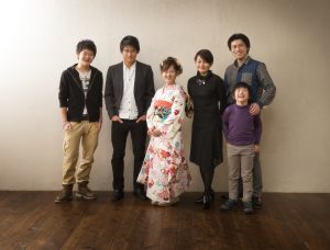成人記念家族写真