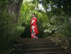 外で成人記念写真