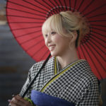 赤い和傘を持った成人式振袖写真